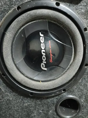 Subwoofer Pioneer cara preta