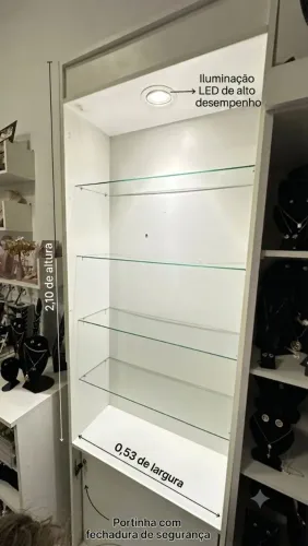 Vitrine Alta Iluminação em LED Vidro Temperado e Porta de Segurança (o,53m x 2,10m)
