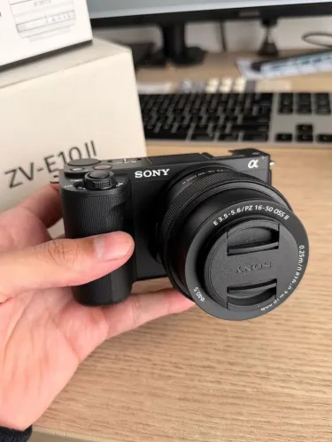 Sony ZV-E10 II (Mark II) com lente