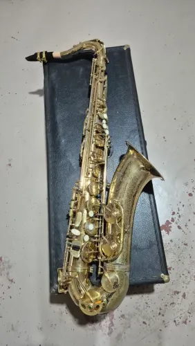 Sax tenor eagle ano 2007 usado, tocando
