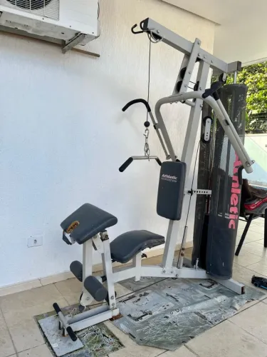 Aparelho de musculação 