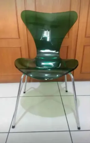 Cadeira Antiga Retrô Bem Grossa