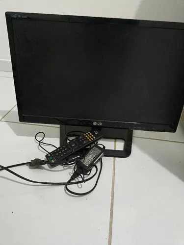 TV Monitor LG (modelo LG M2252D, de 21,5 polegadas, com resolução Full HD 1080p
