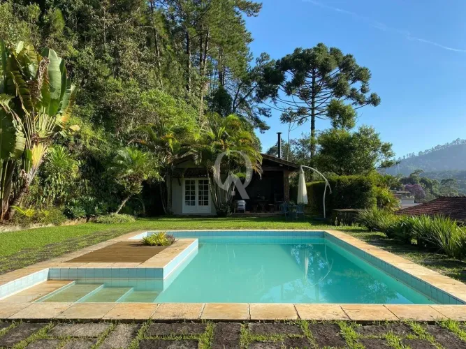Casa de 5 quartos em Petrópolis