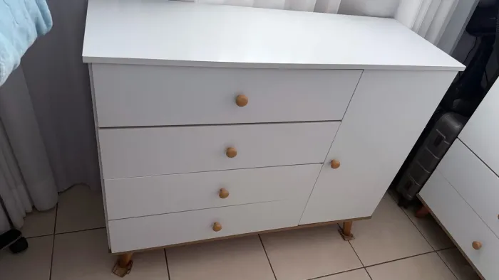 Conjunto de Móveis para Quarto de Bebê - Branco