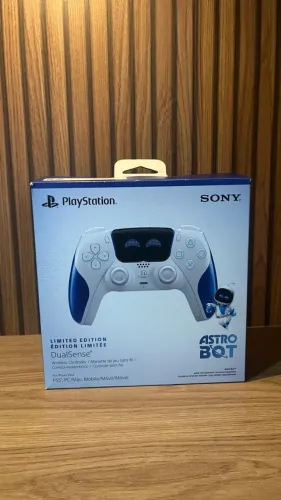 Controle DualSense Astro Bot Edição Especial - Impecável / Novo