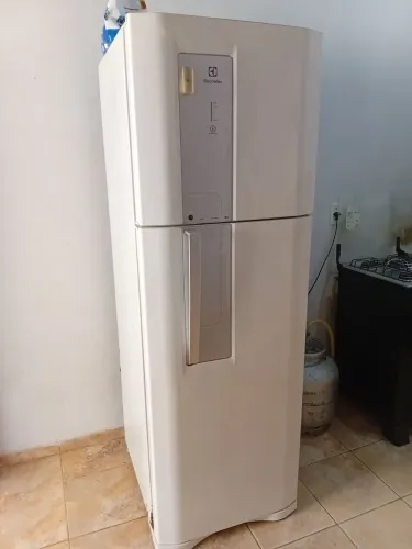 Geladeira electrolux DF42 380 litros branca