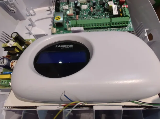 Central de Alarme Intelbras AMT4010