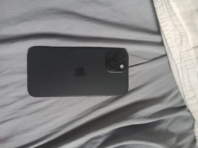 iPhone 15 normal preto 