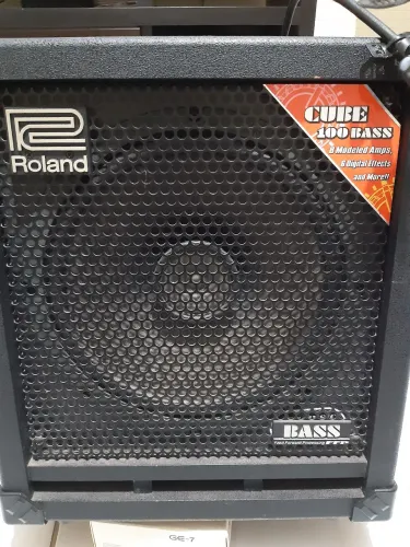 Amplificador Roland Cube 100 Bass