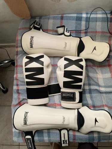 Kit Muay Thai Maximum - Luva 16 Oz + Caneleira G