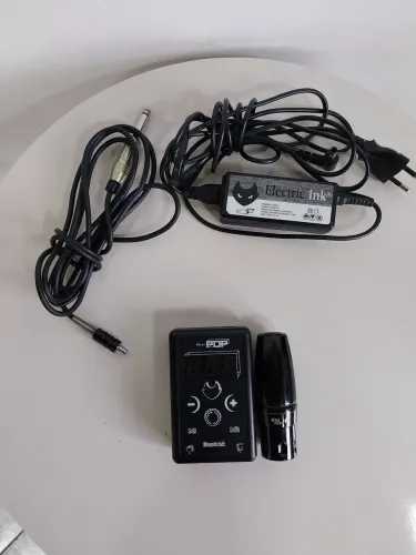 Máquina de micropigmentação e cartuchos