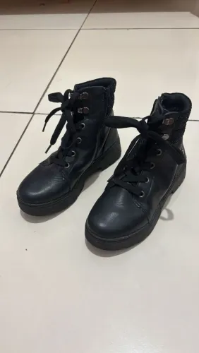 Bota criança número 32*