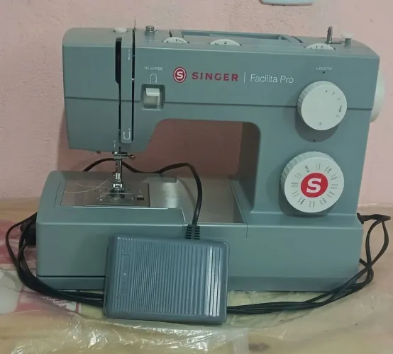 Maquina de costurar Facilita TM Pro Singer