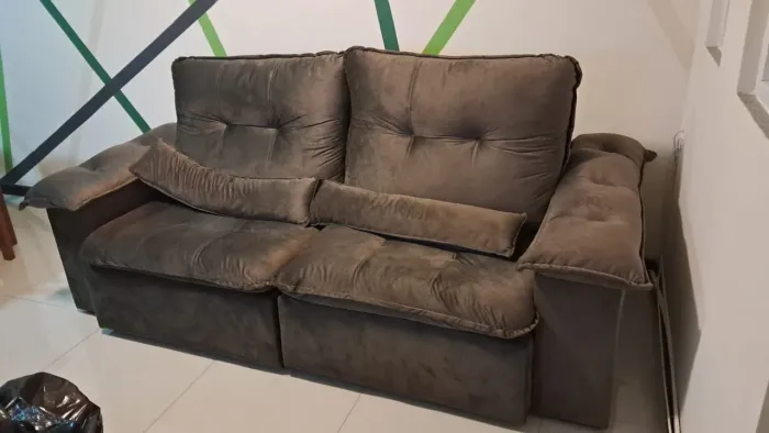 Sofá novíssimo, retrátil, lindo!