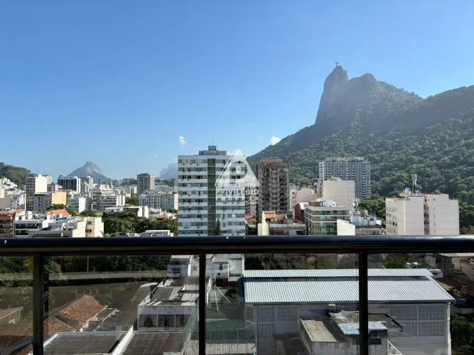 Cobertura Duplex Indevasável com Vista Cristo em Condomínio Completo