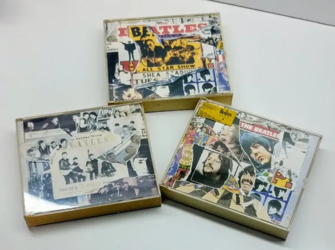 Coleção de CDs dos Beatles anthology 1,2 e 3