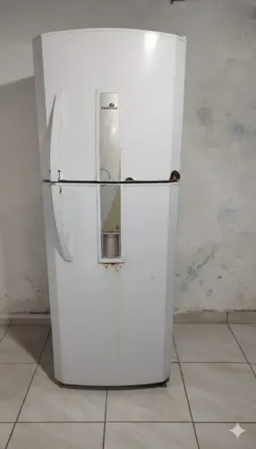VENDO GELADEIRA CONTINENTAL USADA