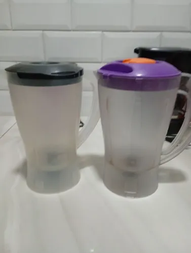 COPOS USADOS, MAS EM PERFEITO ESTADO.