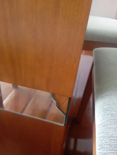 Vendo mesa de jantar 6 lugares