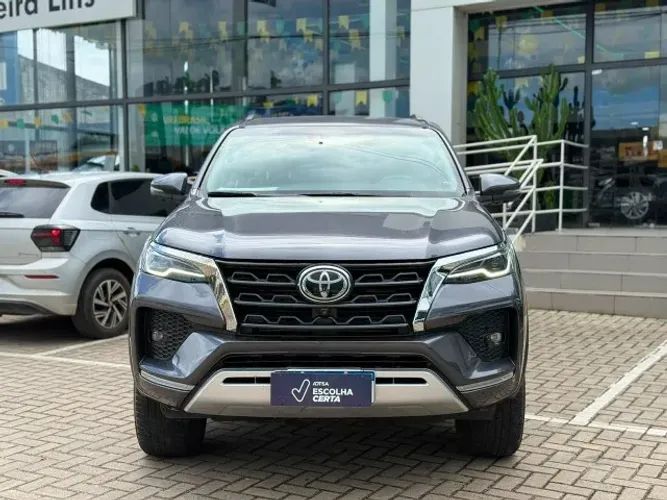 Toyota Hilux SW4 SRX 4X4 2.8 TDI 16V Dies. Aut. 2024