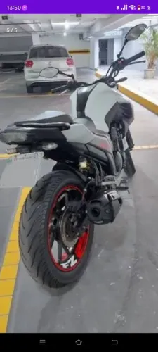 Moto muito bem conservado .