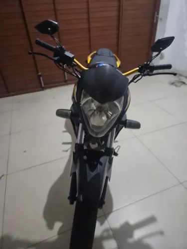 Cb 300cc lindíssima