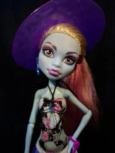 Monster High Abbey Bominable - coleção Skull Shores
