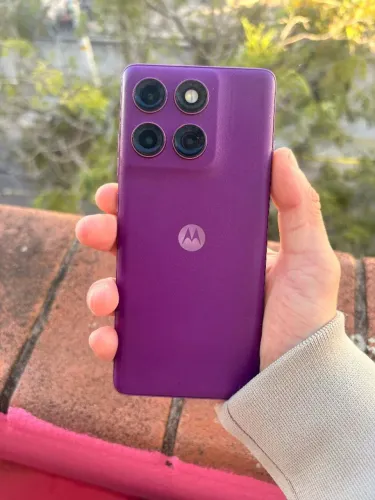 Troco moto Edge 60 pro 