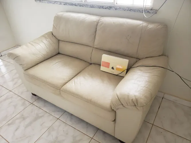 Sofá de 2 lugares