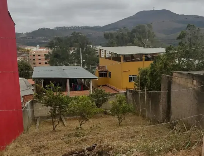 Imóvel para venda com 192 metros quadrados em Centro - Bom Jardim de Minas - MG