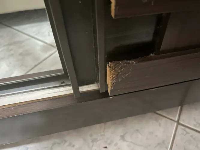 Vende Guarda Roupa Casal