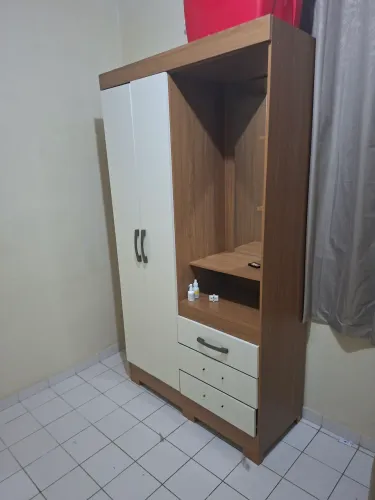 Vende-se Sofa, guarda roupa e painel de sala