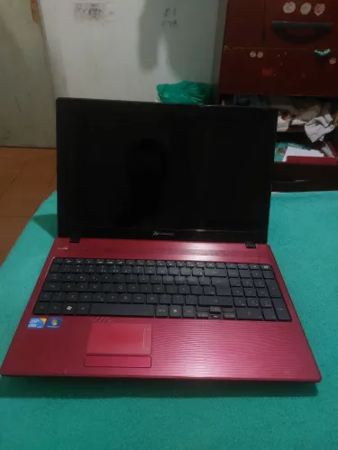 Notebook Gateway i5 Zero 4 de ram HD 320 Gigas está com som roco mas funciona tudo tem car