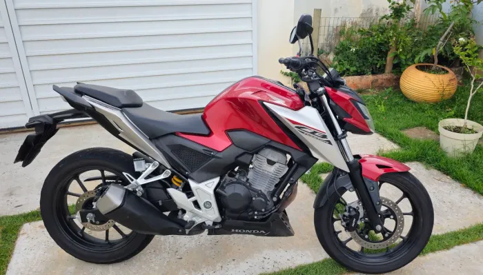 Vendo cr 300 único dono