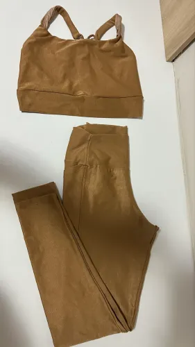 Conjunto de academia da live . Tamanho M, quase sem uso 