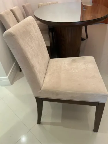 Mesa de jantar espelhada, com 6 cadeiras