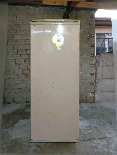 Geladeira Consul 300 litros funcionando perfeitamente 