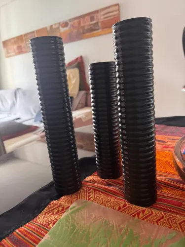 3 adornos cerâmica preto