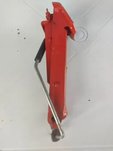 Vendo macaco para carro pequeno tipo joelho