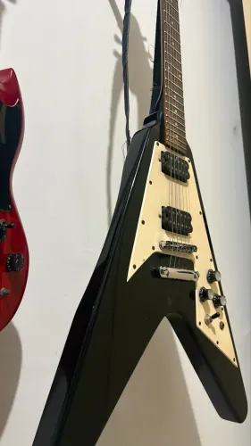 Guitarra flying v condor