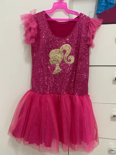 Fantasia Barbie, Chiquititas e Branca de Neve 