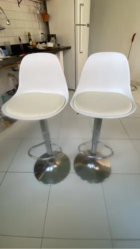 2 banquetas altas