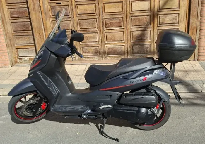 Dafra Citycom S 300i 2023 com 19 mil km