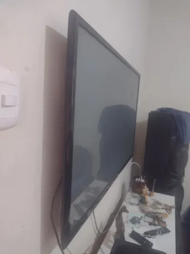 VENDO TELEVISÃO