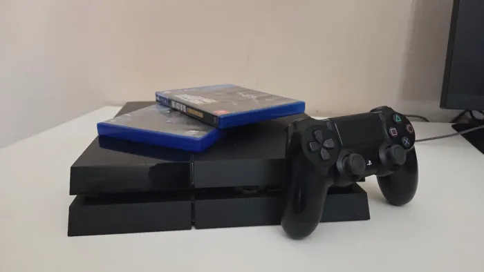 Ps4 1T + 2 jogos