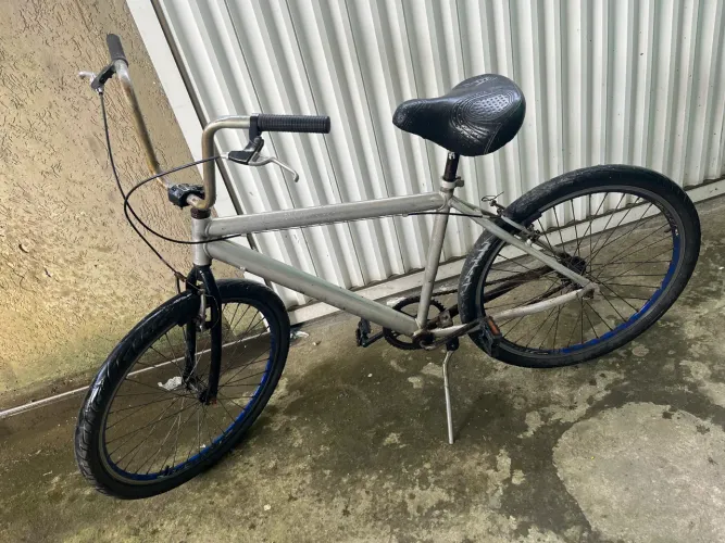 Bicicleta de alumínio