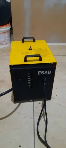 Máquina de Solda ESAB Bantam 2000 - 250A - 110/220V