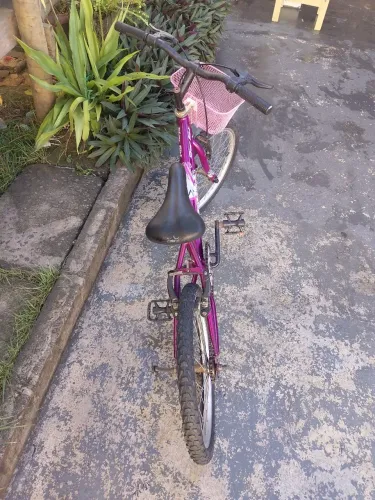Uma excelente oportunidade de estar presenteando alguém que você ama, BICICLETA ARO 20 FEM