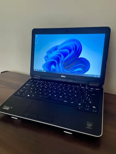 Notebook Dell i5 8GB de RAM + SSD